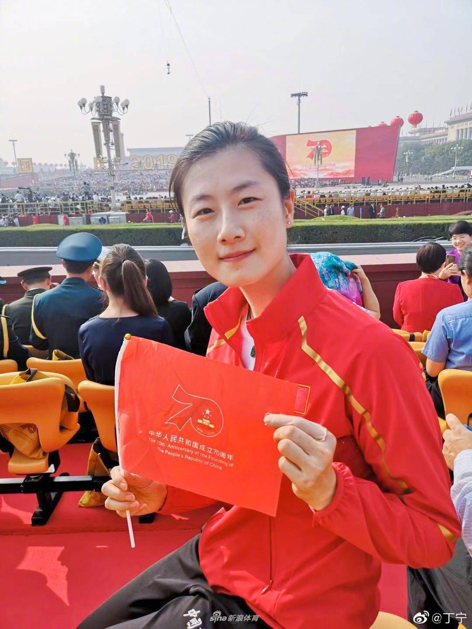 丁宁陈梦等晒全队合照 祝小朋友儿童节快乐