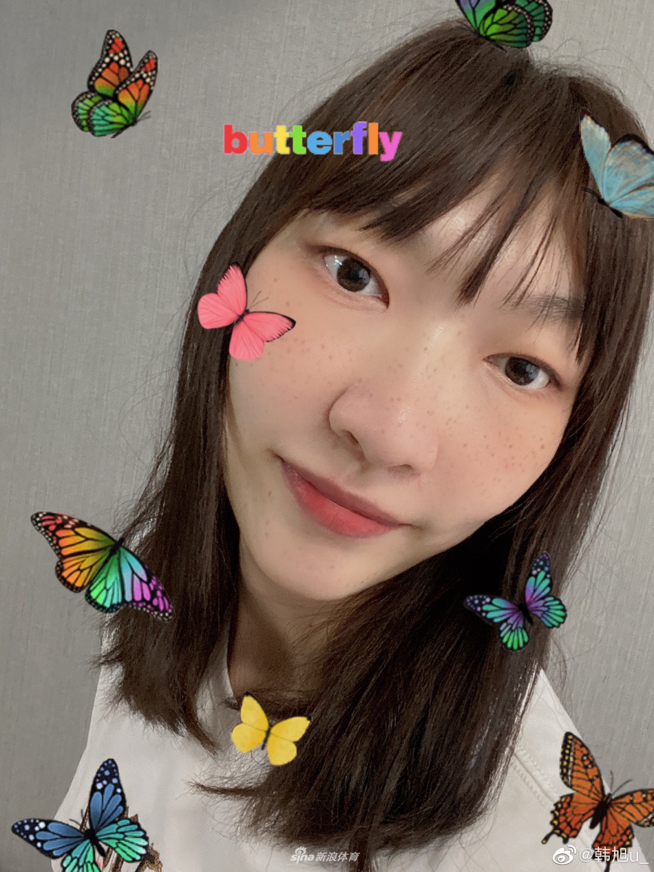 女篮韩旭晒旅行照 戴墨镜凹造型超酷