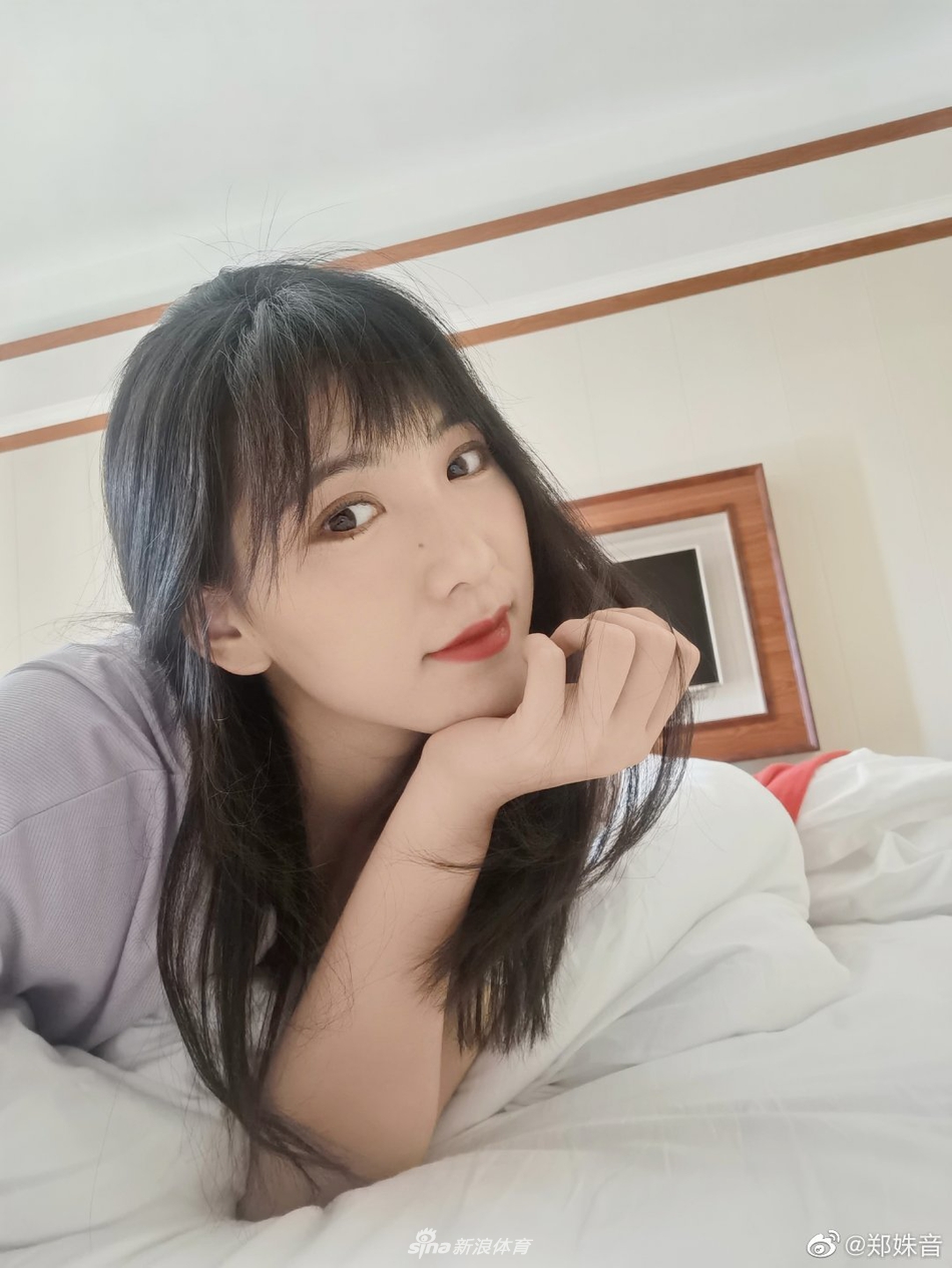 郑姝音新年晒美拍