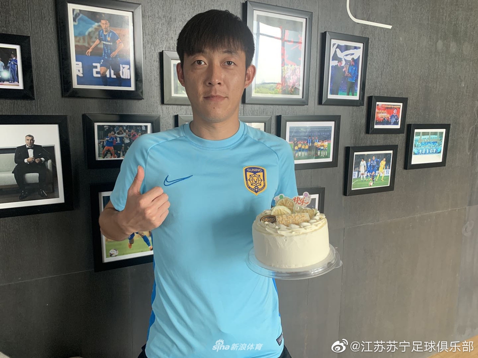 前天津天海球员张诚加盟江苏苏宁