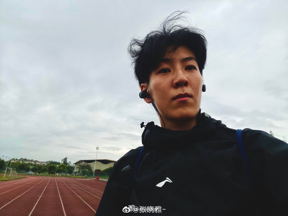 女排张晓雅晨跑80分钟 体能真强