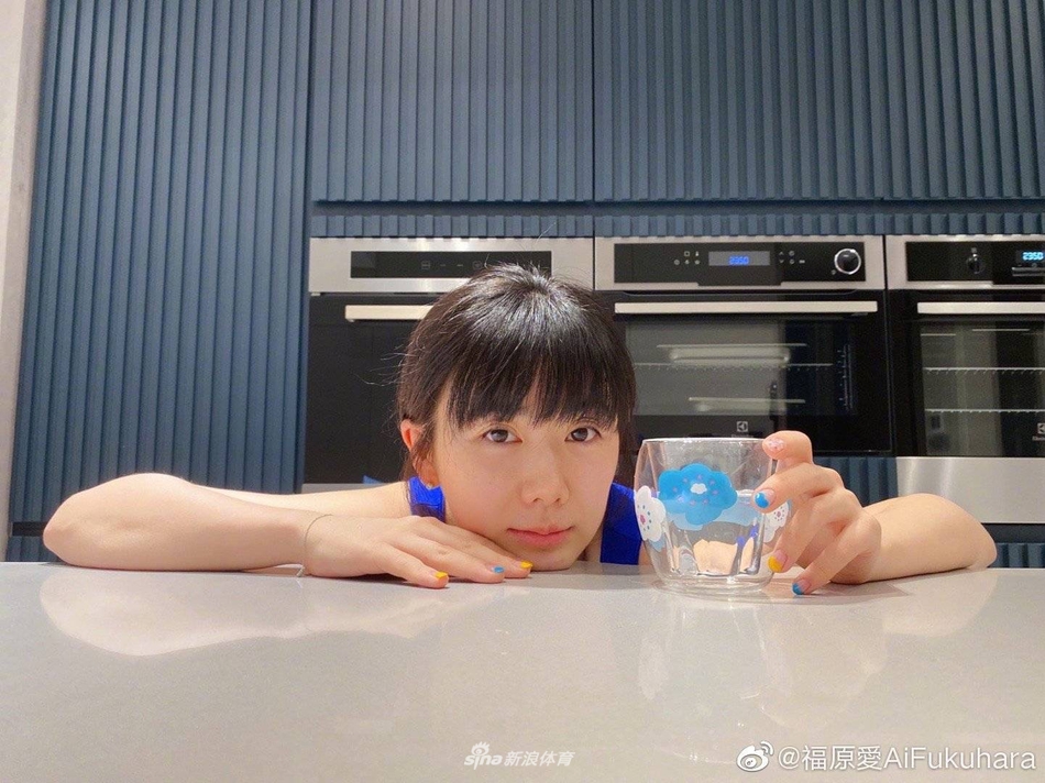 男友视角的福原爱满满少女感 嘟嘴卖萌太可爱了