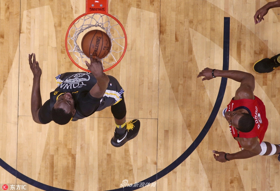 追梦格林快攻暴扣