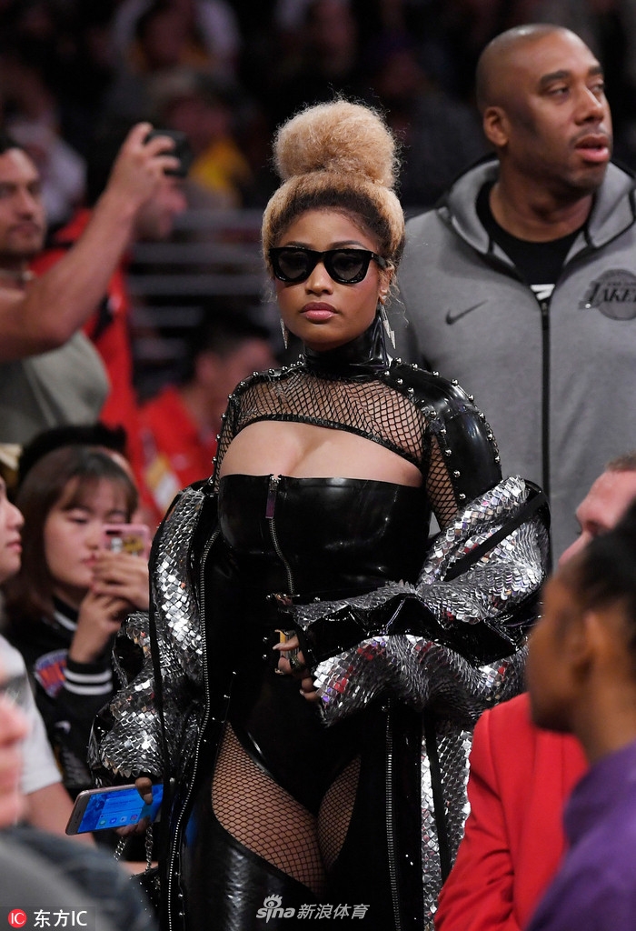 嘻哈歌手Minaj观战湖人战火箭
