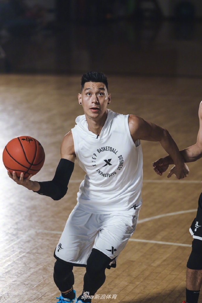 重返CBA？曝北京首钢正积极追逐林书豪