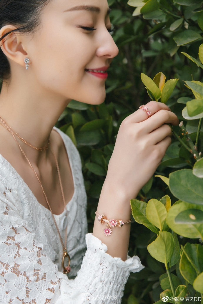 艺体女神张豆豆晒美拍 仙气十足