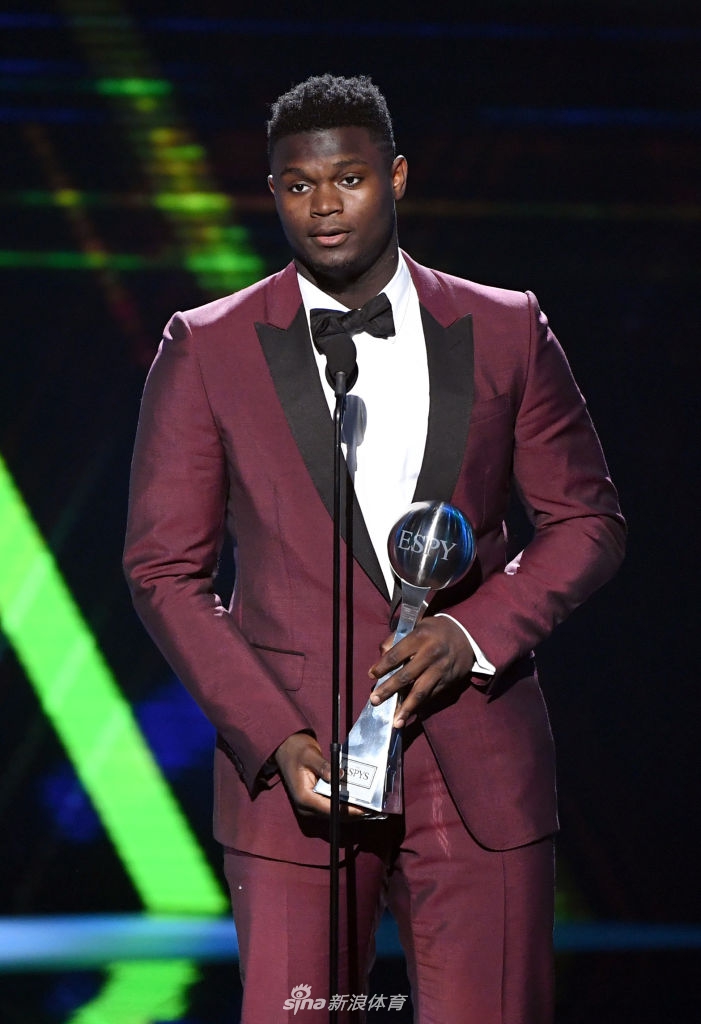 锡安-威廉姆森当选为全美最佳大学生运动员