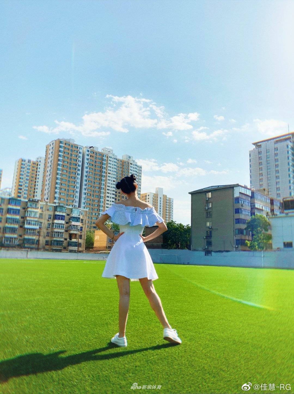 艺术体操女神刘佳慧哪吒头俏皮可爱