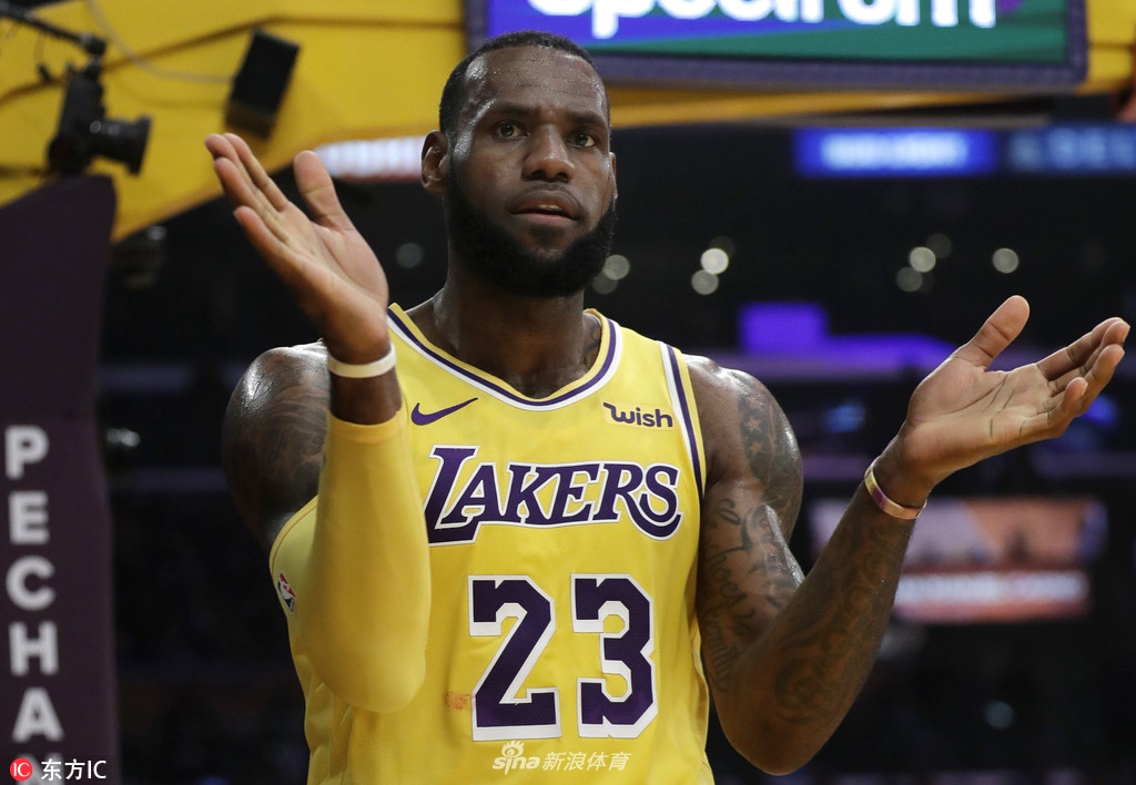 詹姆斯王者风范