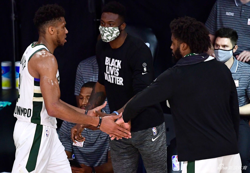 [NBA季后赛]雄鹿118-115热火 字母伤退米德尔顿36分