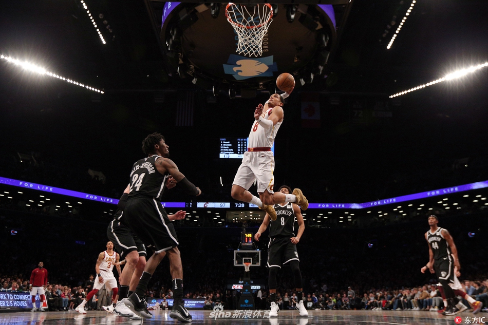 克拉克森飞身劈扣