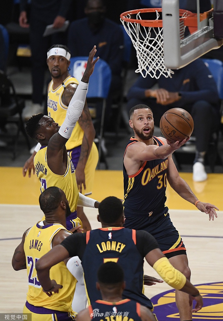 [NBA附加赛]湖人胜勇士晋级季后赛 詹姆斯砍三双