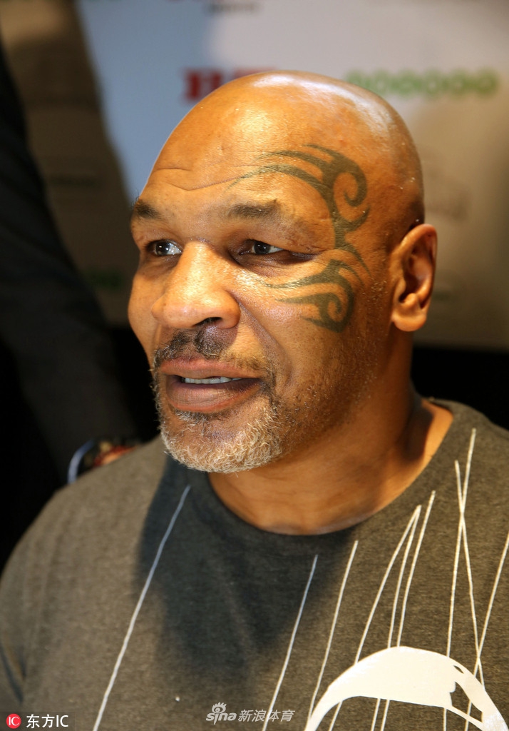 拳王老矣！泰森宣传个人脱口秀胡子花白