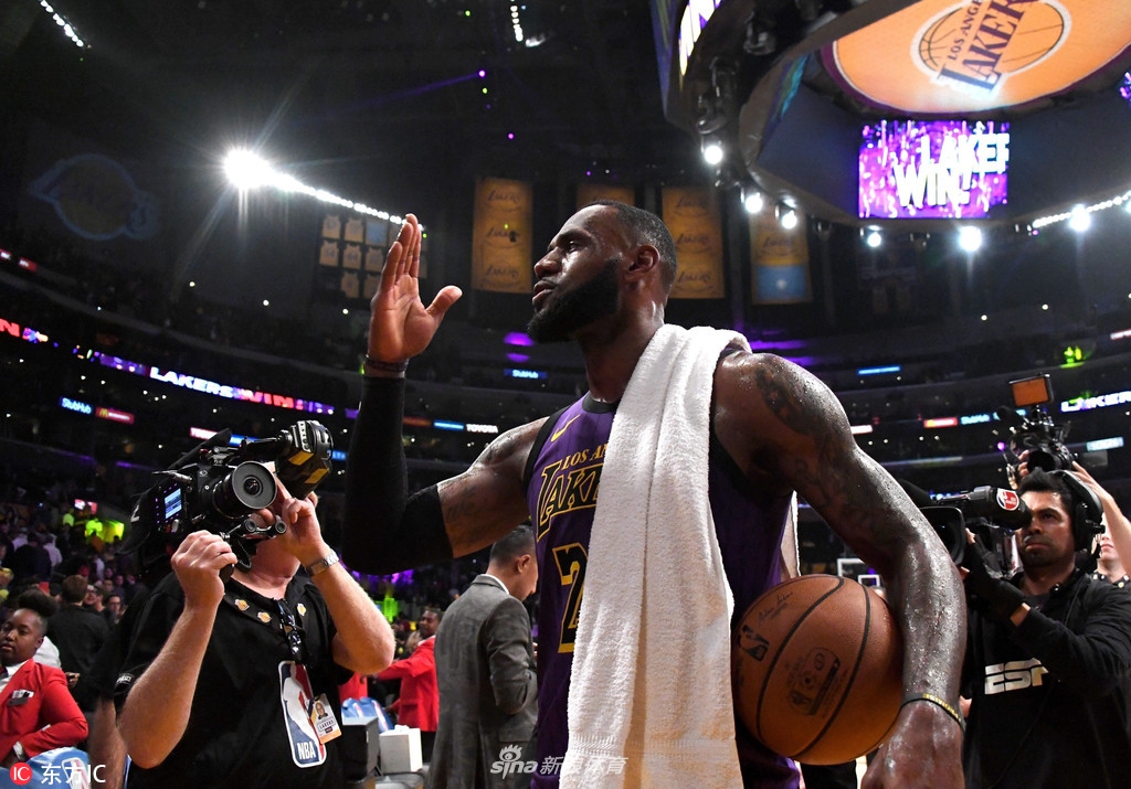 詹姆斯收藏本场比赛用球