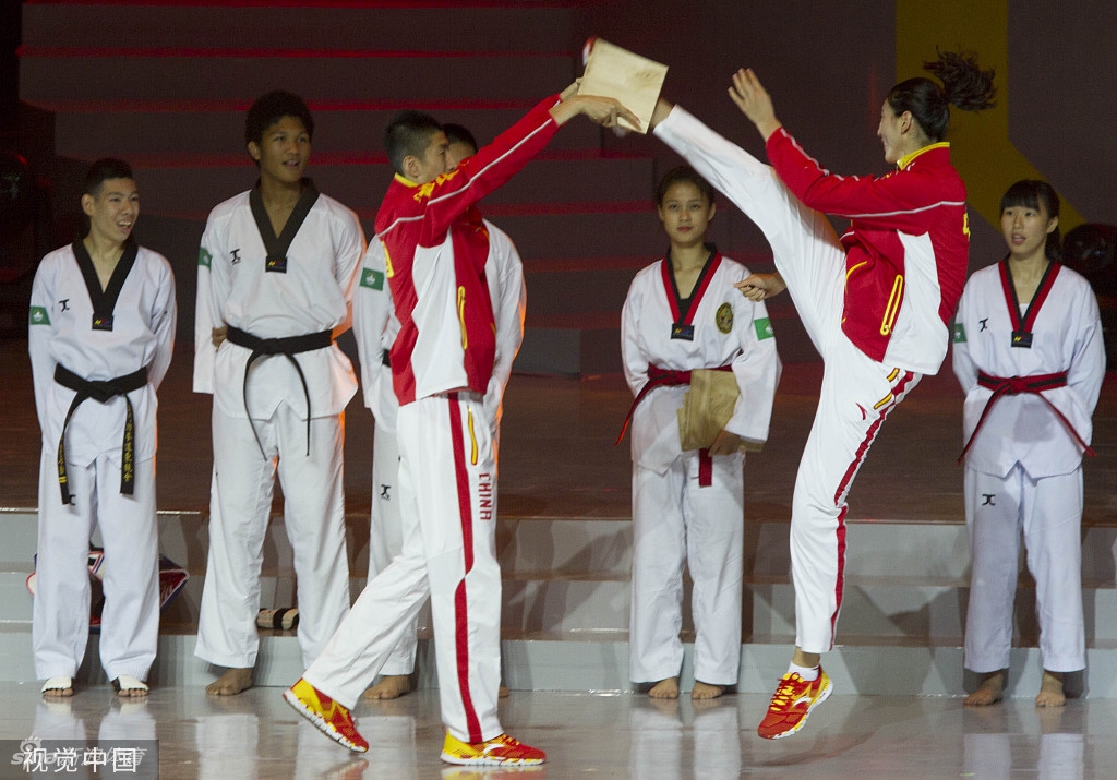 奥运冠军赵帅向队友郑姝音求婚成功