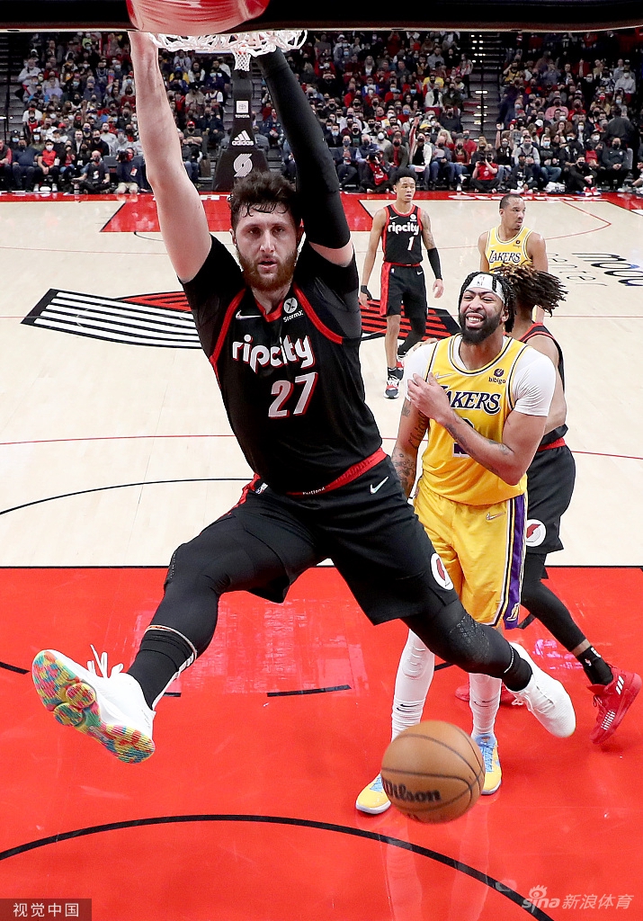 [NBA]湖人105-107开拓者 詹皇空砍30分