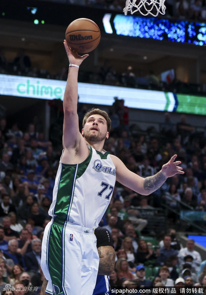 [NBA]勇士113-122独行侠 东契奇击溃水花