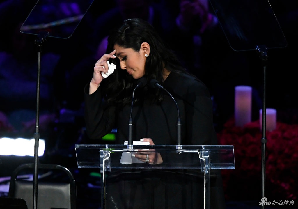 科嫂瓦妮莎追思科比:愿你们在天堂快乐直到再次相遇