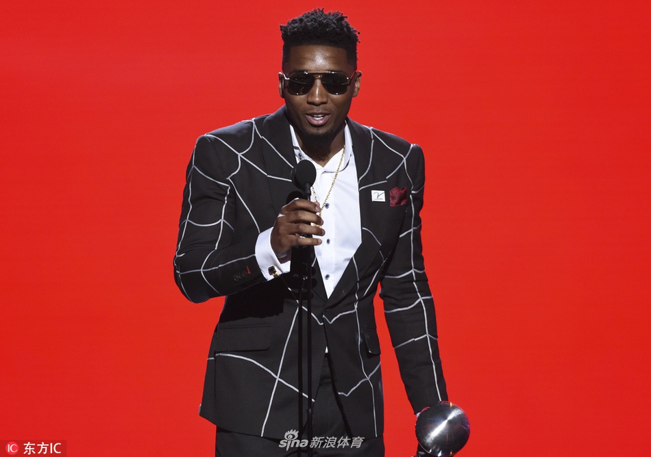 2018年ESPY颁奖礼：米切尔荣获最佳突破运动员奖