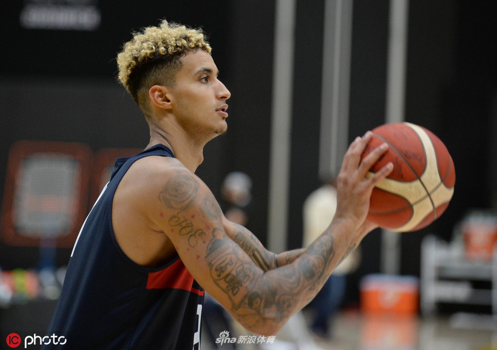 美国男篮征用湖人训练馆 NBA鞋王到了国家队依旧让人馋哭了