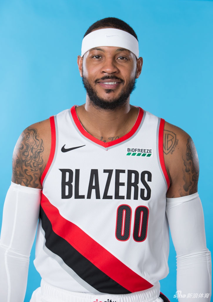 开拓者为安东尼补拍官方照 00号甜瓜位置稳了？