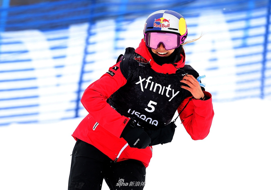 自由式滑雪世锦赛第6日：谷爱凌晋级女子大跳台决赛