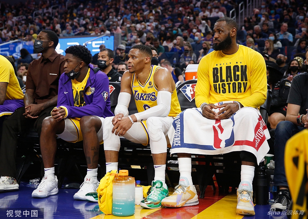 [NBA]湖人115-117勇士 老詹空砍26+15