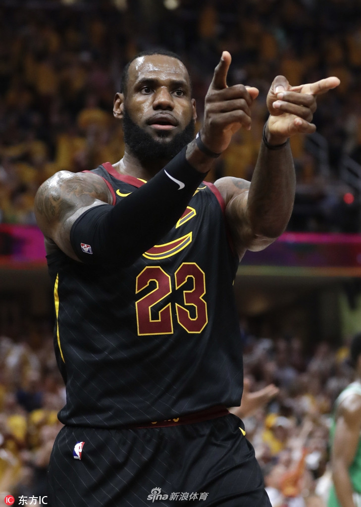 詹姆斯锁定胜局