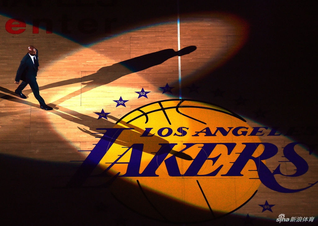 科比球衣退役两周年回顾 湖人传奇永存