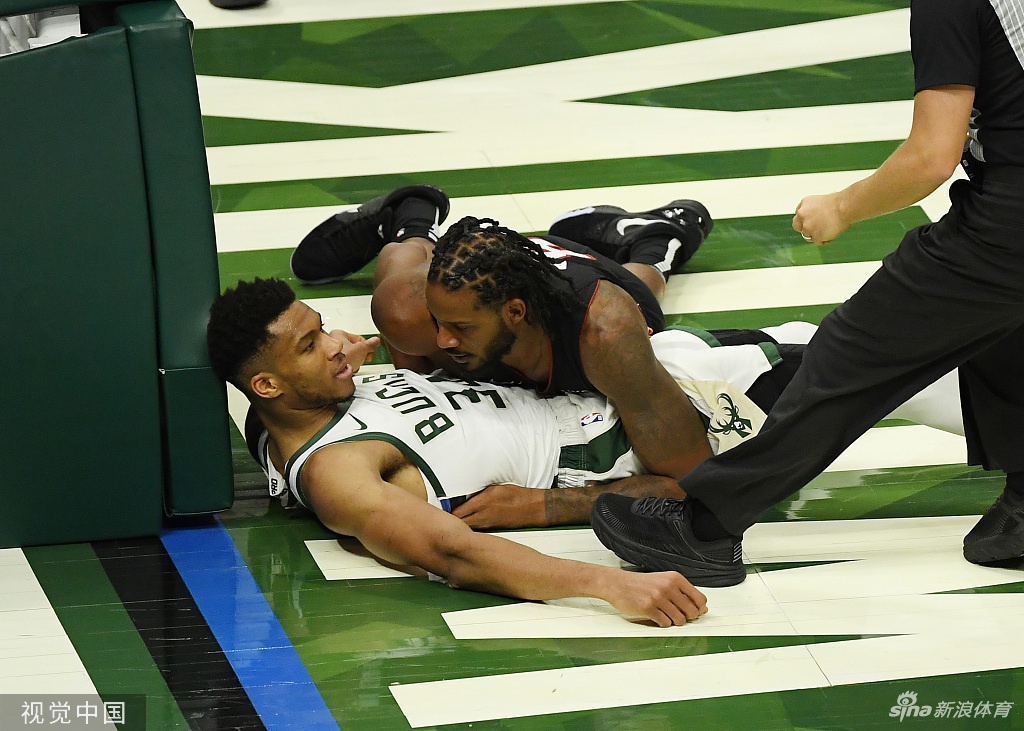 [NBA季后赛]热火98-132雄鹿 字母哥砍31分13板