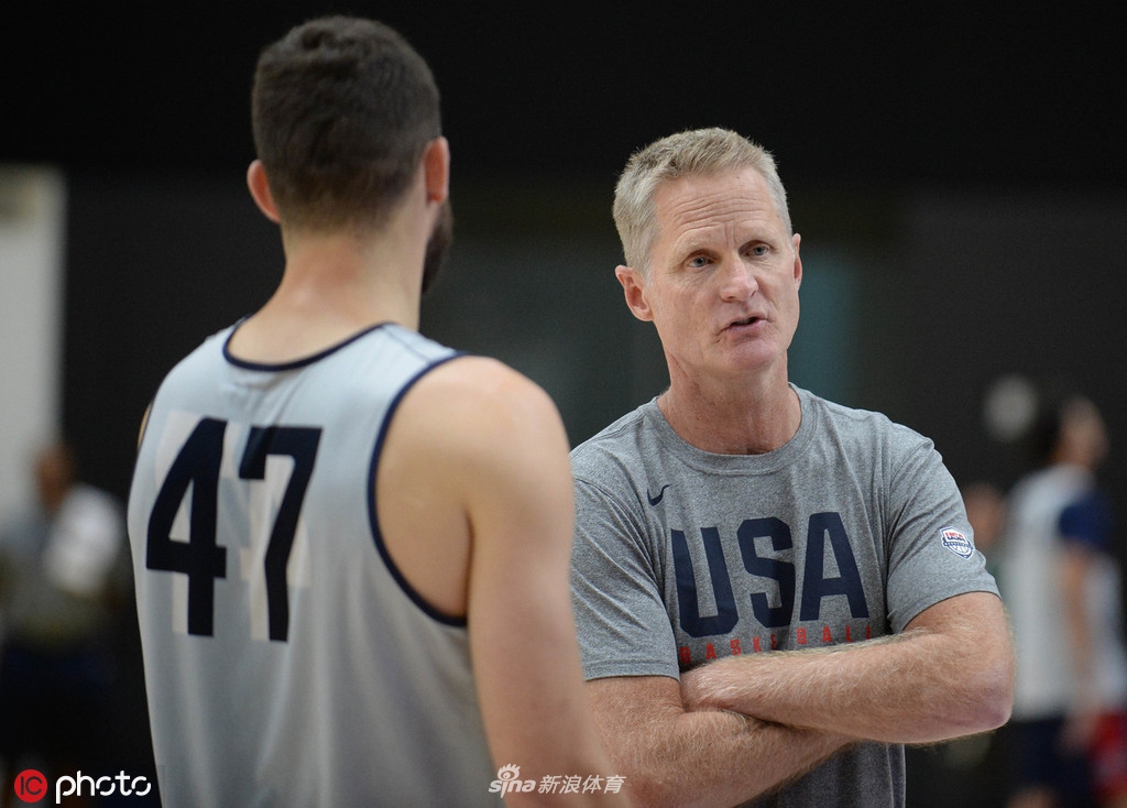 美国男篮征用湖人训练馆 NBA鞋王到了国家队依旧让人馋哭了