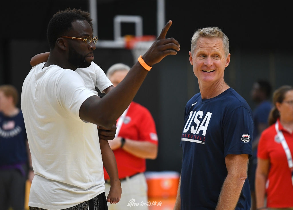 格林和科尔寒暄