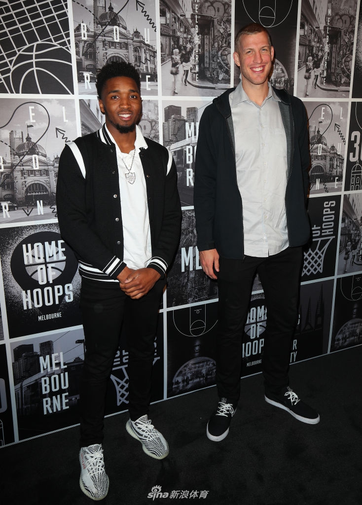 米切尔与普拉姆利