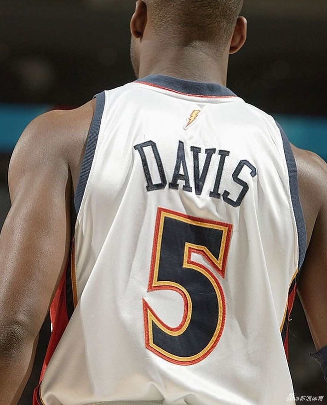 哪位球星的球衣是你的最爱？乔丹科比詹姆斯最热门