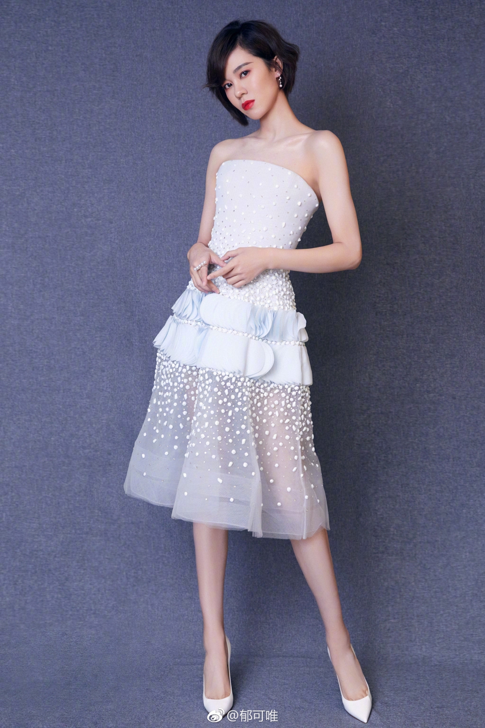 郁可唯美腿上热搜 她是铁杆乔丹粉丝