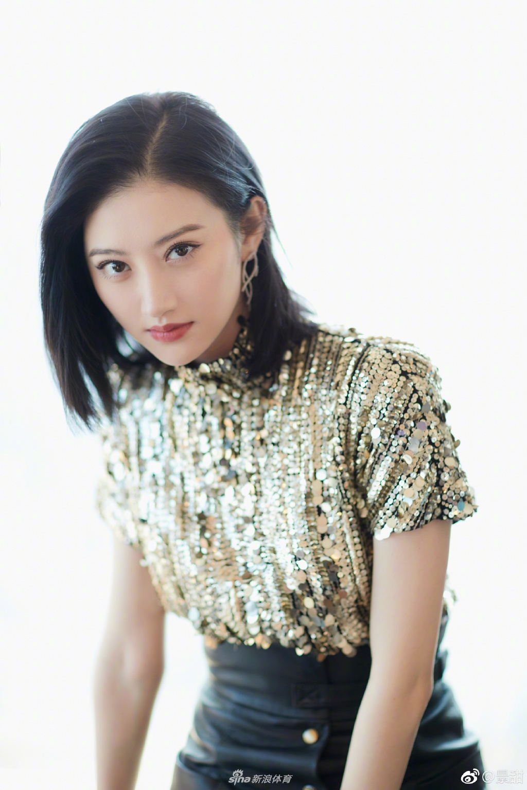 张继科女友景甜微博发美照 甜美系御姐上线