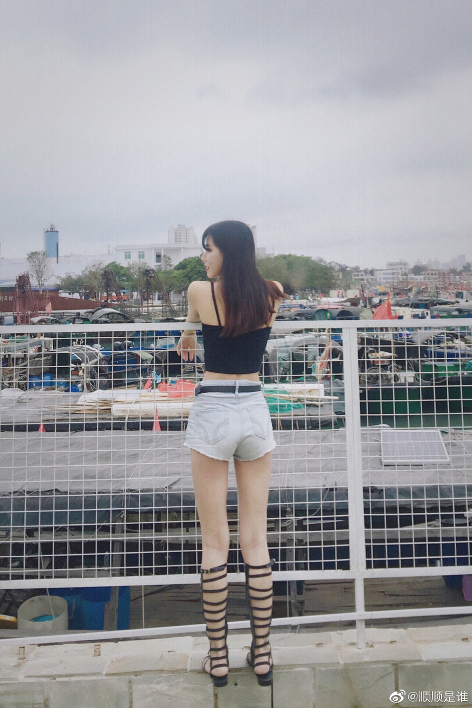 篮球小姐姐带你感受夏日的清凉!