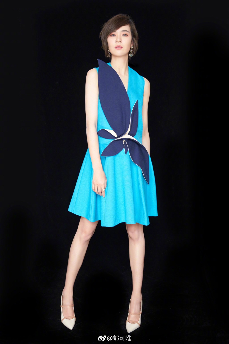 郁可唯美腿上热搜 她是铁杆乔丹粉丝