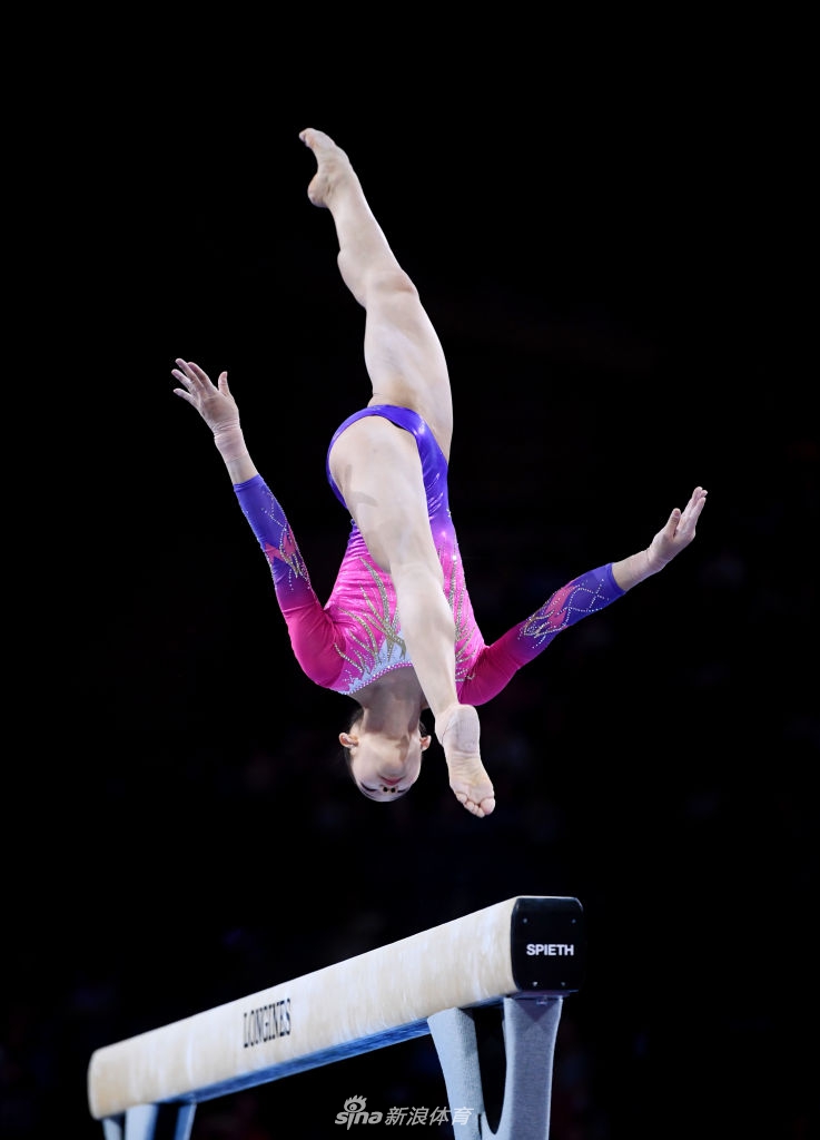 体操世锦赛小花唐茜靖全能摘银
