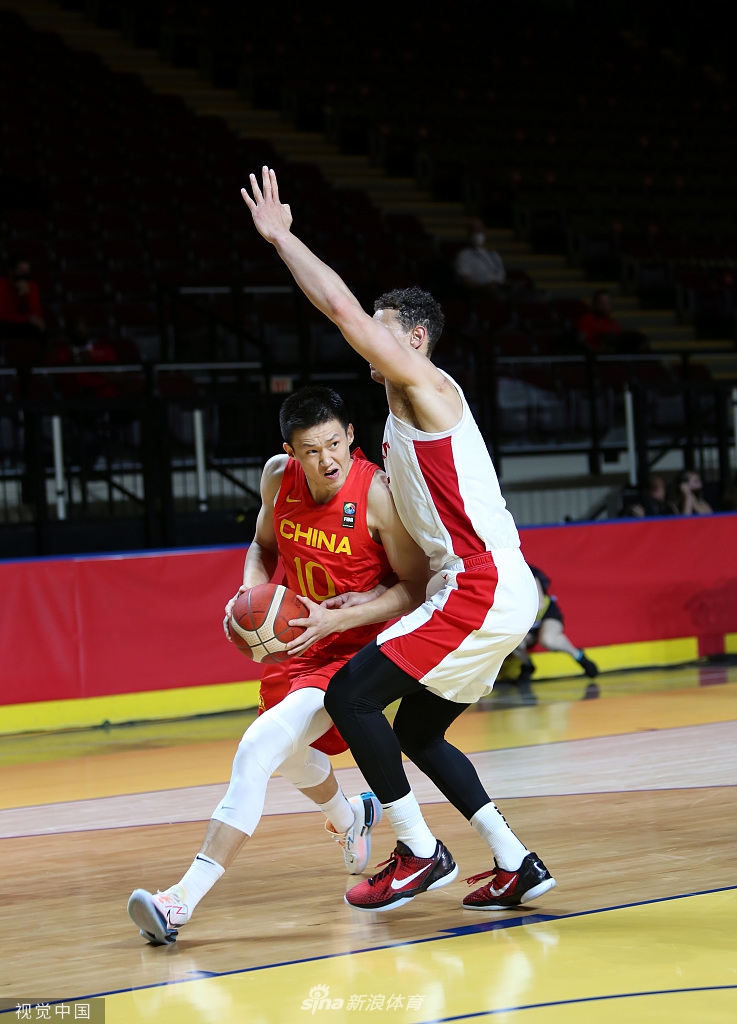 [奥运落选赛]中国男篮79-109加拿大 胡明轩24分