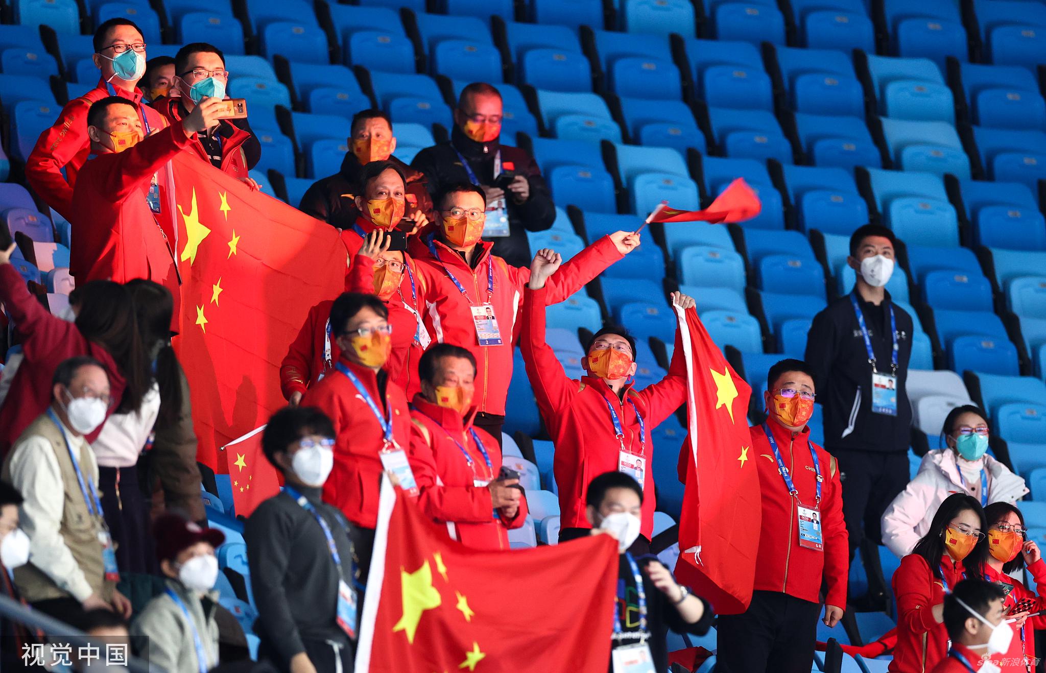 中国代表团北京冬奥会首金！混接团体中国夺冠