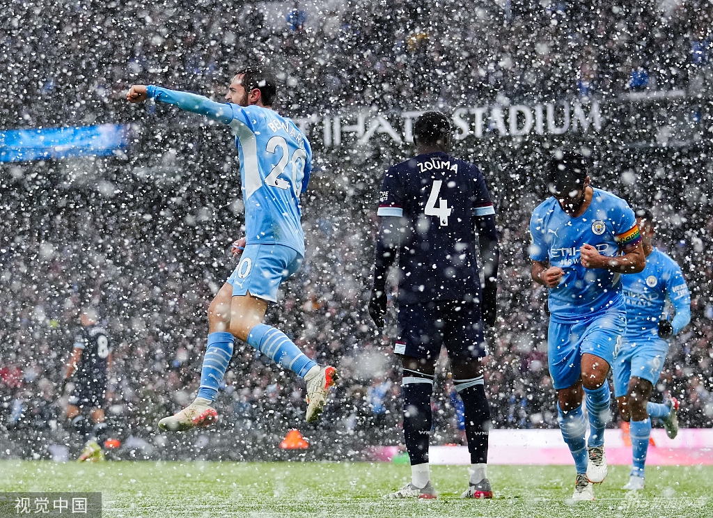 [英超]雪战到底！曼城大雪中2-1战胜西汉姆联