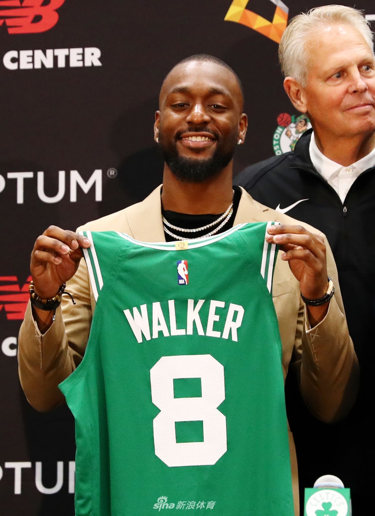 凯尔特人新援正式亮相 沃克+坎特组合