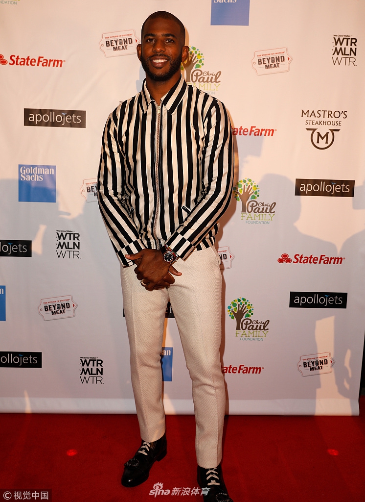 火箭球员出席保罗基金会活动 哈登瓜哥抢眼