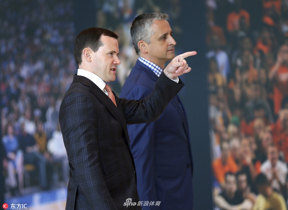 太阳新任主教练科科什科夫亮相