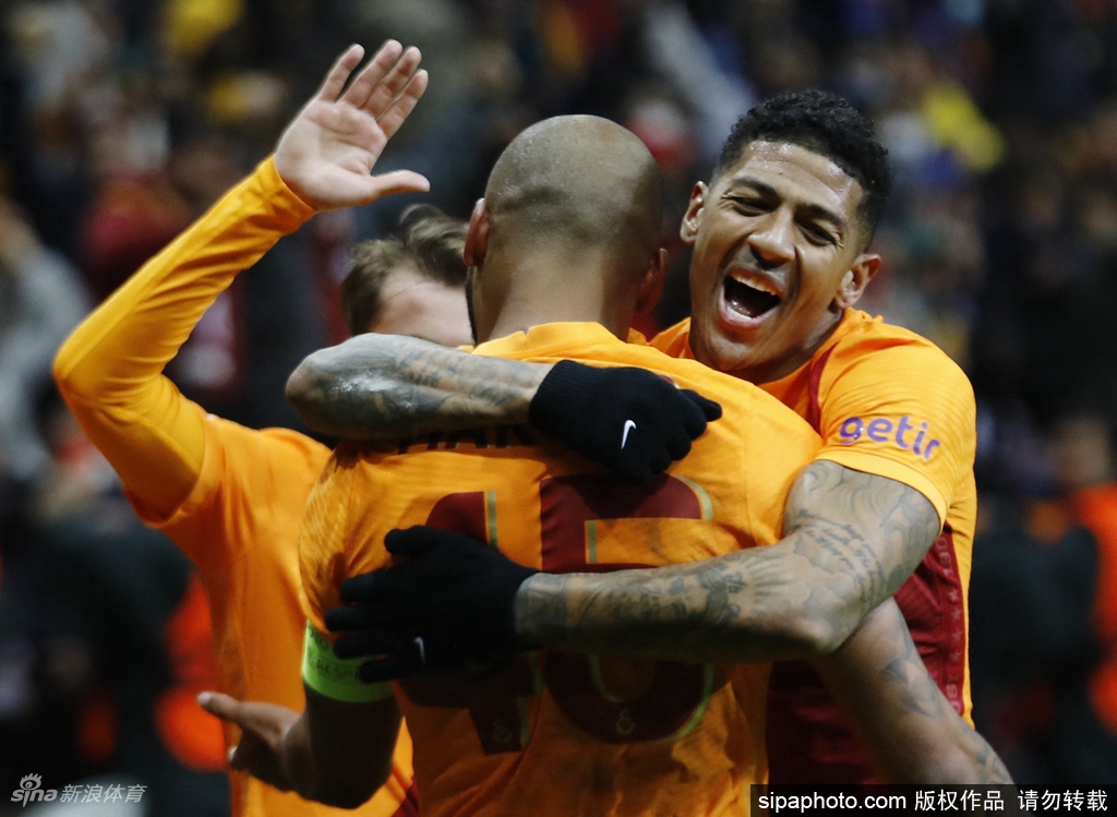 [欧联杯]巴萨2-1加拉塔萨雷 总分2-1晋级