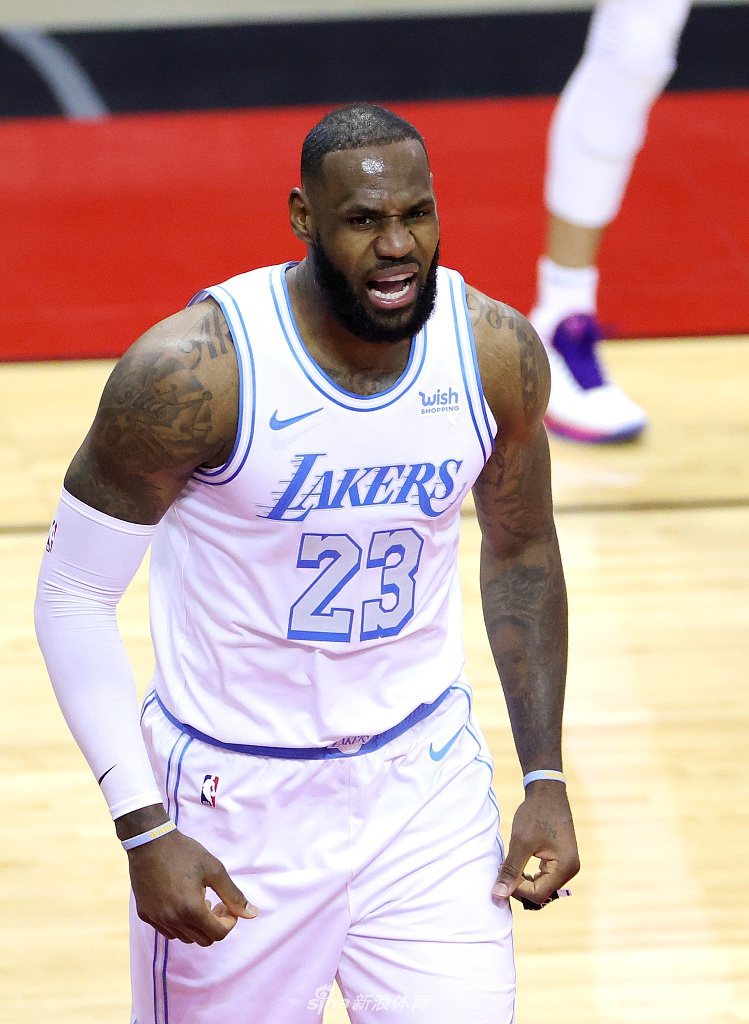 [NBA]湖人120-102火箭 詹姆斯18+7+7