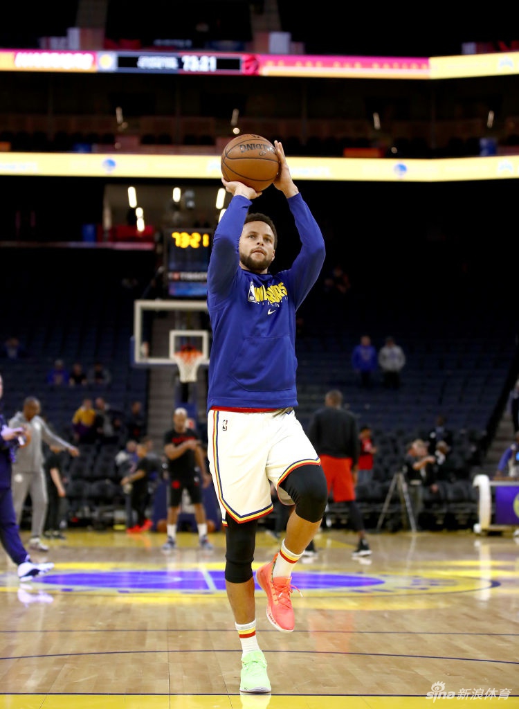 库里正式归来！金州大佬赛前热身不见伤病影响