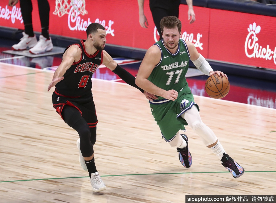 东契奇成史上最年轻单场35+15+15先生