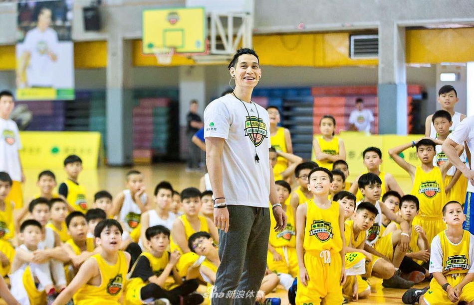 林书豪NBA休赛季的快乐生活